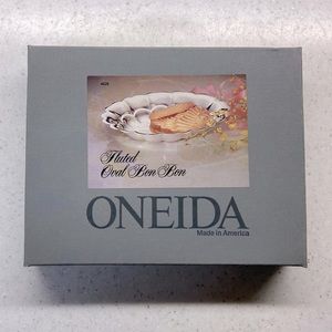 Vintage Oneida Fluted Oval Bon Bon